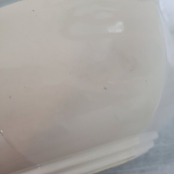 Vintage McCoy USA Large White Octagonal Ceramic Bowl - Picture 4 of 8